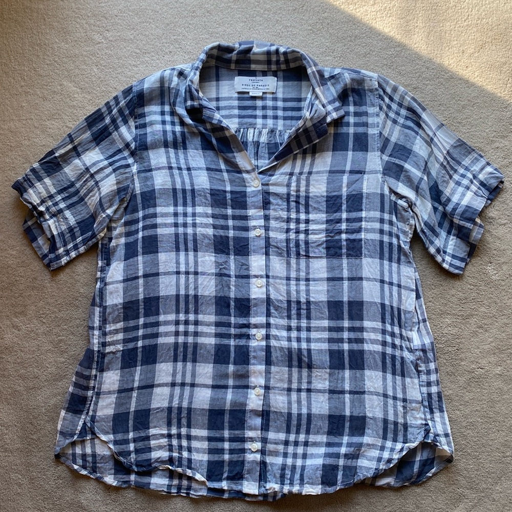 Trovata Birds of Paradise button down shirt size small